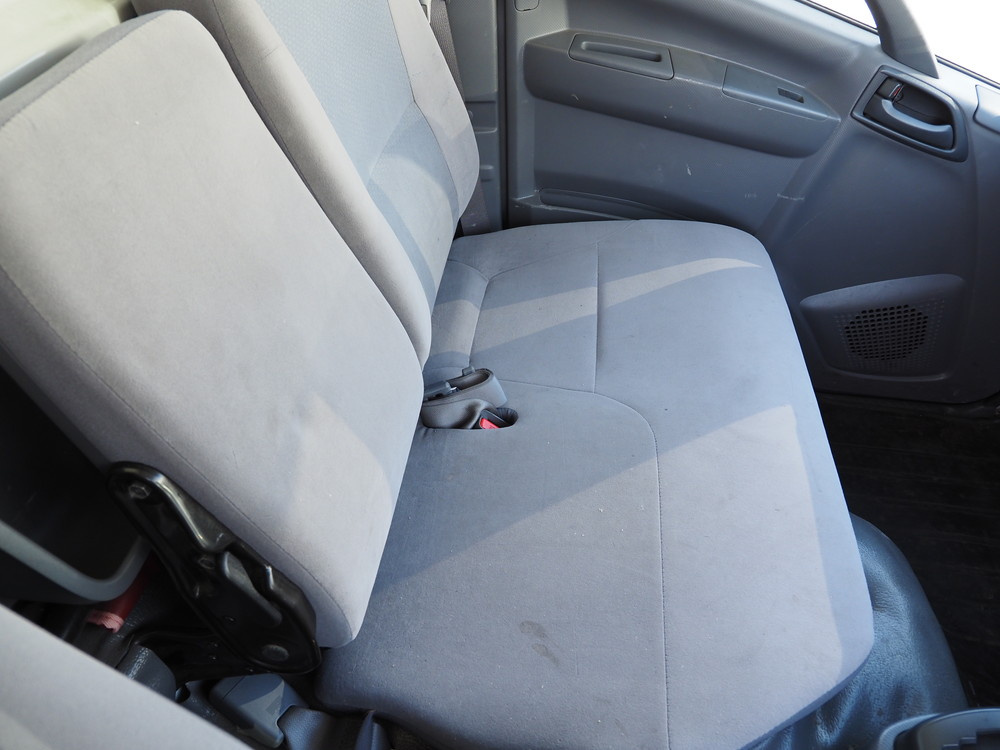 いすゞ エルフ バン車 小型 TRG-NLR85AN 年式 H27[写真37]