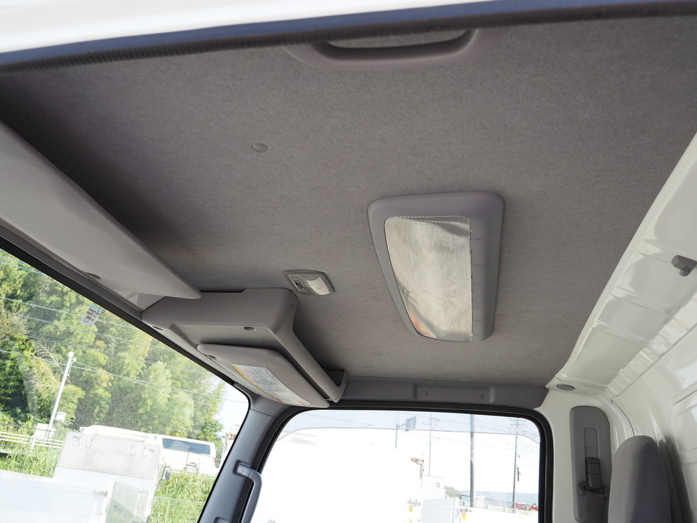 いすゞ エルフ バン車 小型 TRG-NLR85AN 年式 H27[写真38]