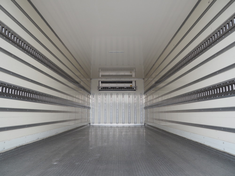 いすゞ フォワード 冷凍バン 中型 TKG-FRR90T2 年式 H27[写真19]