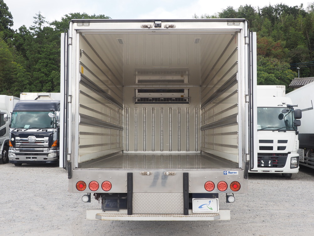 いすゞ フォワード 冷凍バン 中型 TKG-FRR90T2 年式 H27[写真18]