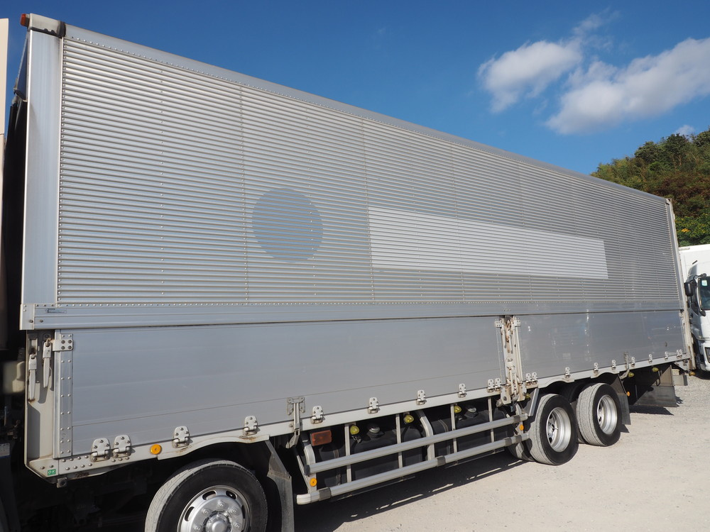 いすゞ ギガ ウイング車 大型 PDG-CYJ77W8 年式 H22[写真15]