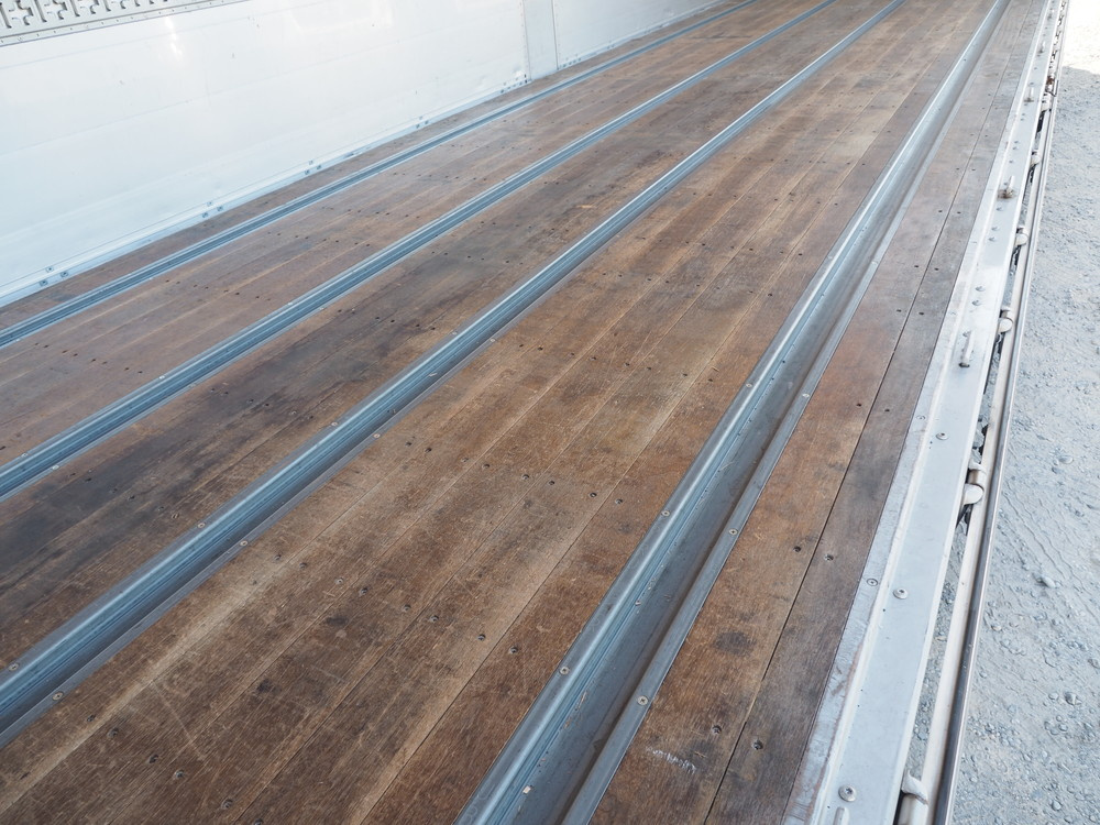 いすゞ ギガ ウイング車 大型 PDG-CYJ77W8 年式 H22[写真25]