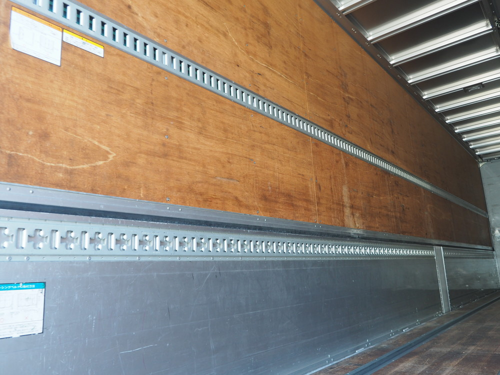 いすゞ ギガ ウイング車 大型 PDG-CYJ77W8 年式 H22[写真29]