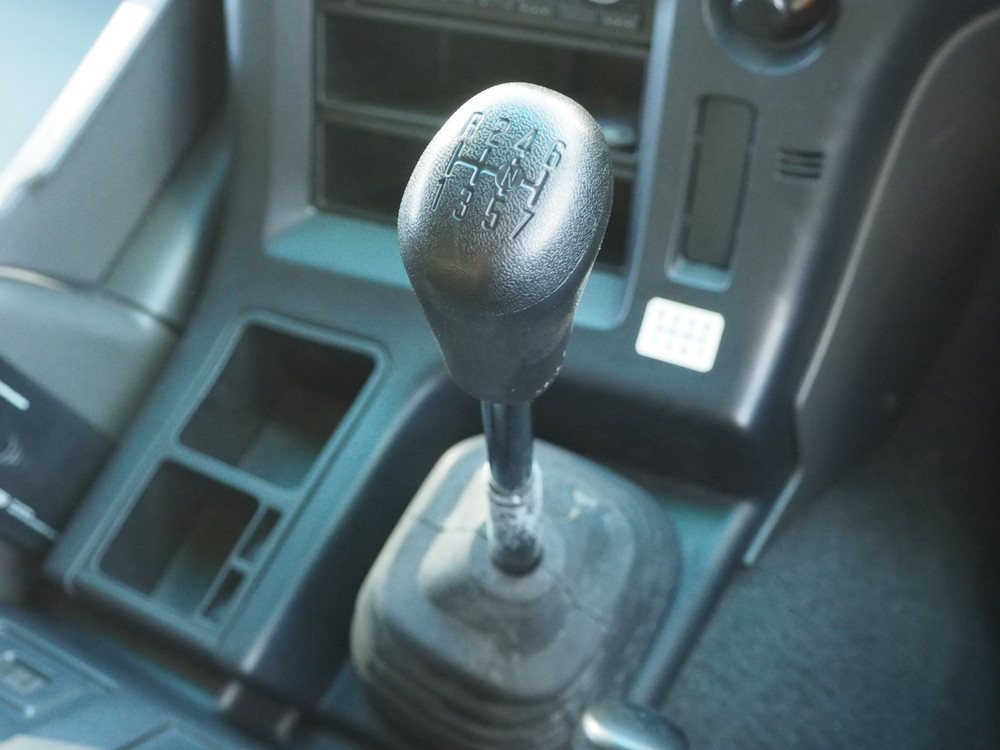 いすゞ ギガ ウイング車 大型 PDG-CYJ77W8 年式 H22[写真36]