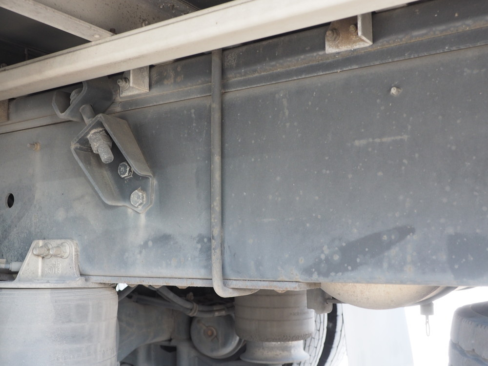 いすゞ ギガ ウイング車 大型 PDG-CYJ77W8 年式 H22[写真52]