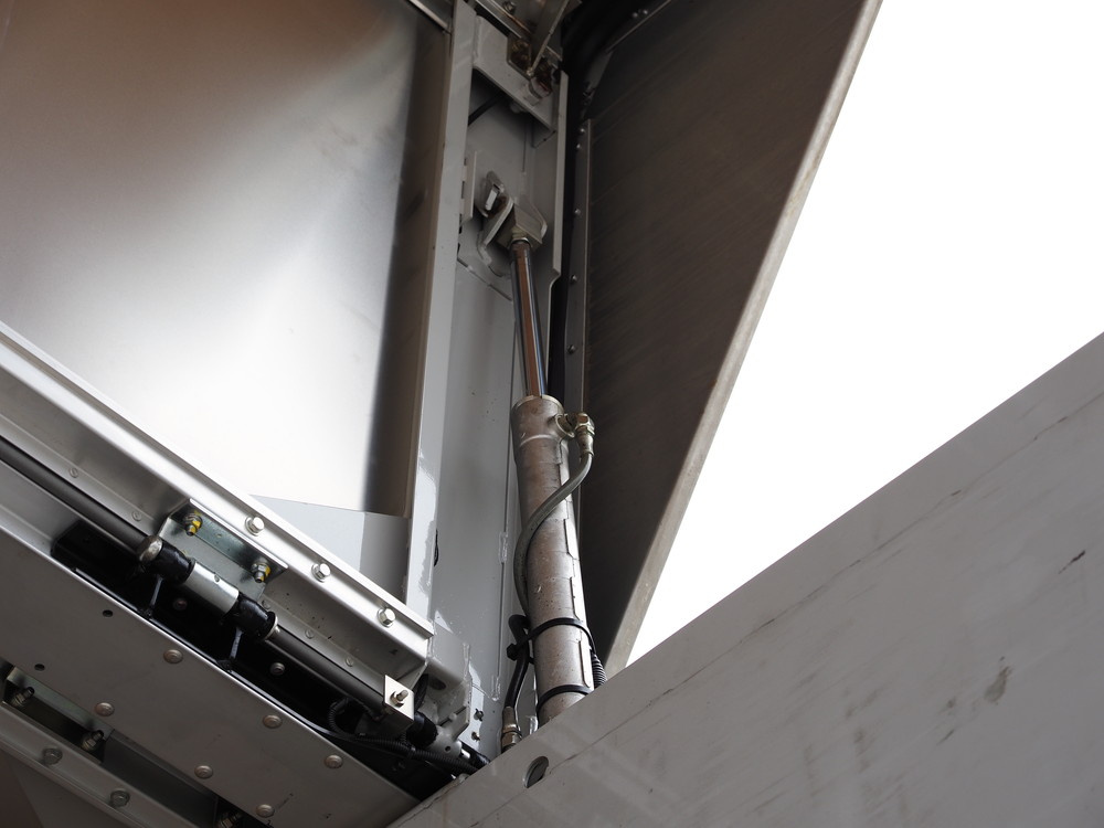 いすゞ フォワード ウイング車 中型 TKG-FRR90S2 年式 H25[写真13]