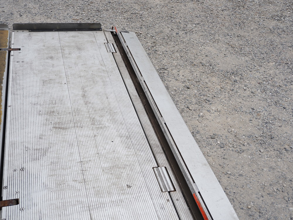 いすゞ フォワード 冷凍バン 中型 SKG-FRR90T2 年式 H23[写真32]