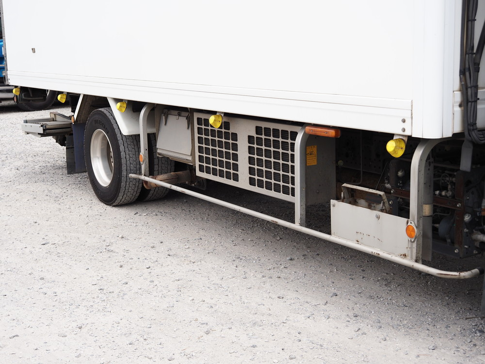 いすゞ フォワード 冷凍バン 中型 SKG-FRR90T2 年式 H23[写真11]