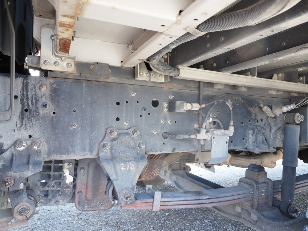 いすゞ ギガ ウイング車 大型 LKG-CYJ77A 年式 H23[写真52]