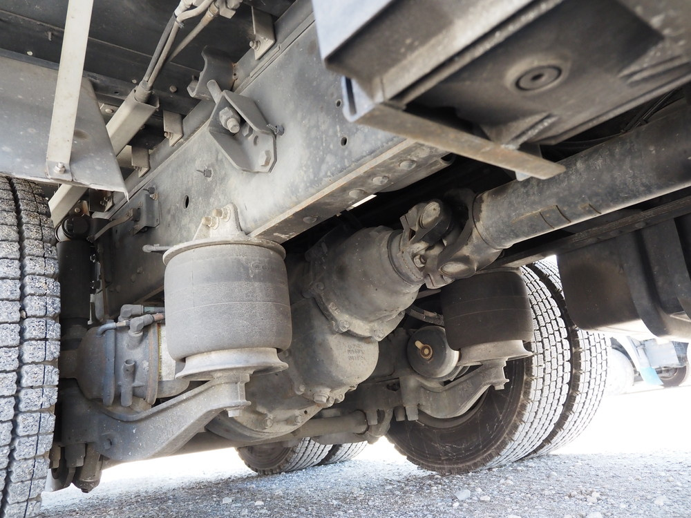 いすゞ ギガ ウイング車 大型 LKG-CYJ77A 年式 H23[写真48]