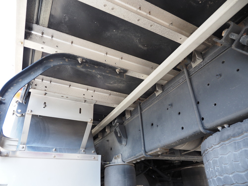 いすゞ ギガ ウイング車 大型 LKG-CYJ77A 年式 H23[写真55]