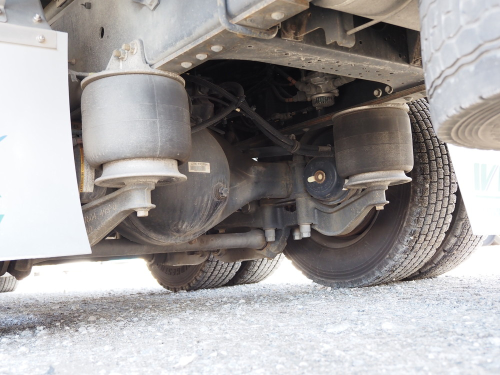 いすゞ ギガ ウイング車 大型 LKG-CYJ77A 年式 H23[写真47]