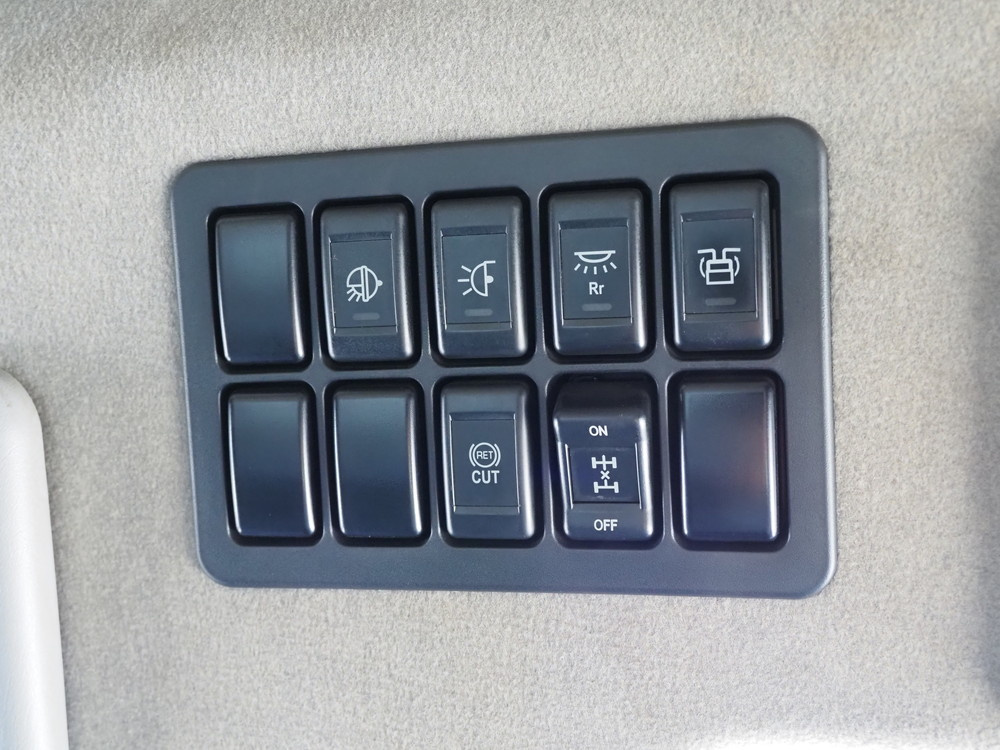 いすゞ ギガ ウイング車 大型 LKG-CYJ77A 年式 H23[写真40]