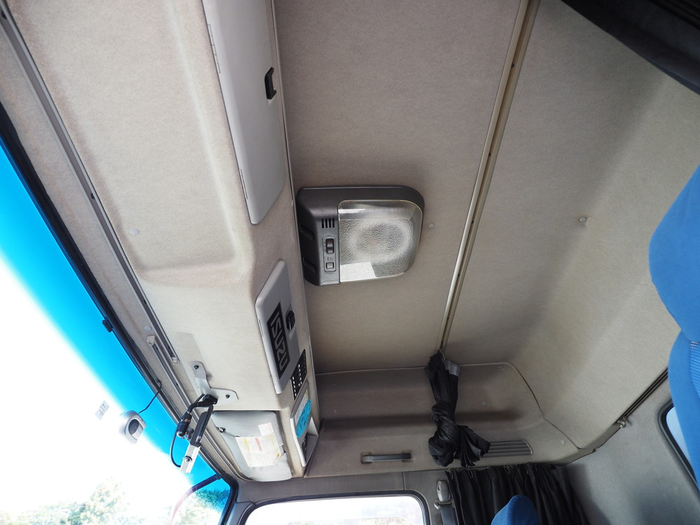 いすゞ ギガ ウイング車 大型 LKG-CYJ77A 年式 H23[写真44]