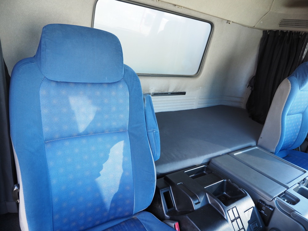 いすゞ ギガ ウイング車 大型 LKG-CYJ77A 年式 H23[写真43]