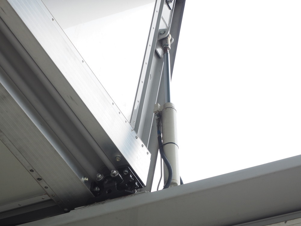 日野 グランドプロフィア ウイング車 大型 QPG-FW1EXEG 年式 H26[写真24]