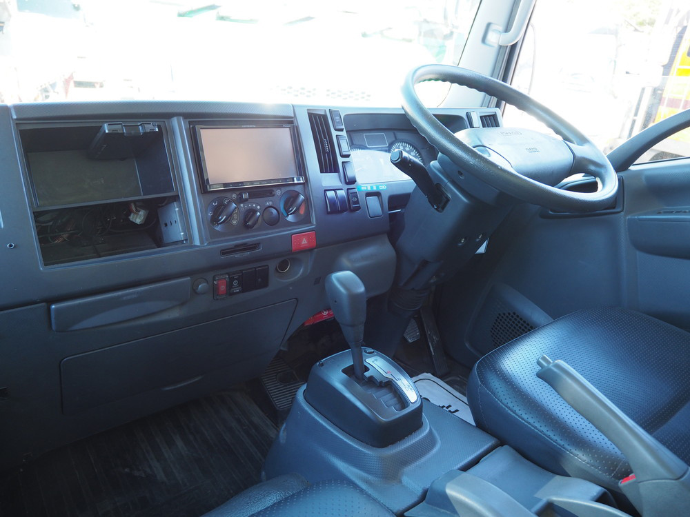 いすゞ エルフ バン車 小型 TKG-NPR85AN 年式 H26[写真24]