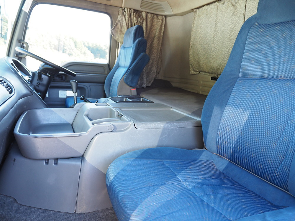 いすゞ ギガ ウイング車 大型 QKG-CYJ77A 年式 H25[写真41]