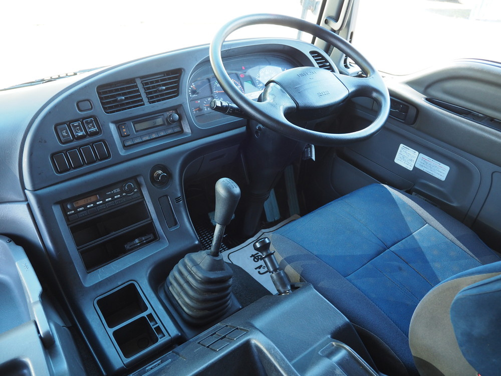 いすゞ ギガ ウイング車 大型 QKG-CYJ77A 年式 H25[写真32]