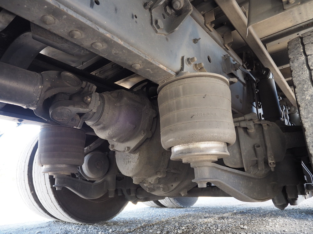 いすゞ ギガ ウイング車 大型 QKG-CYJ77A 年式 H25[写真44]