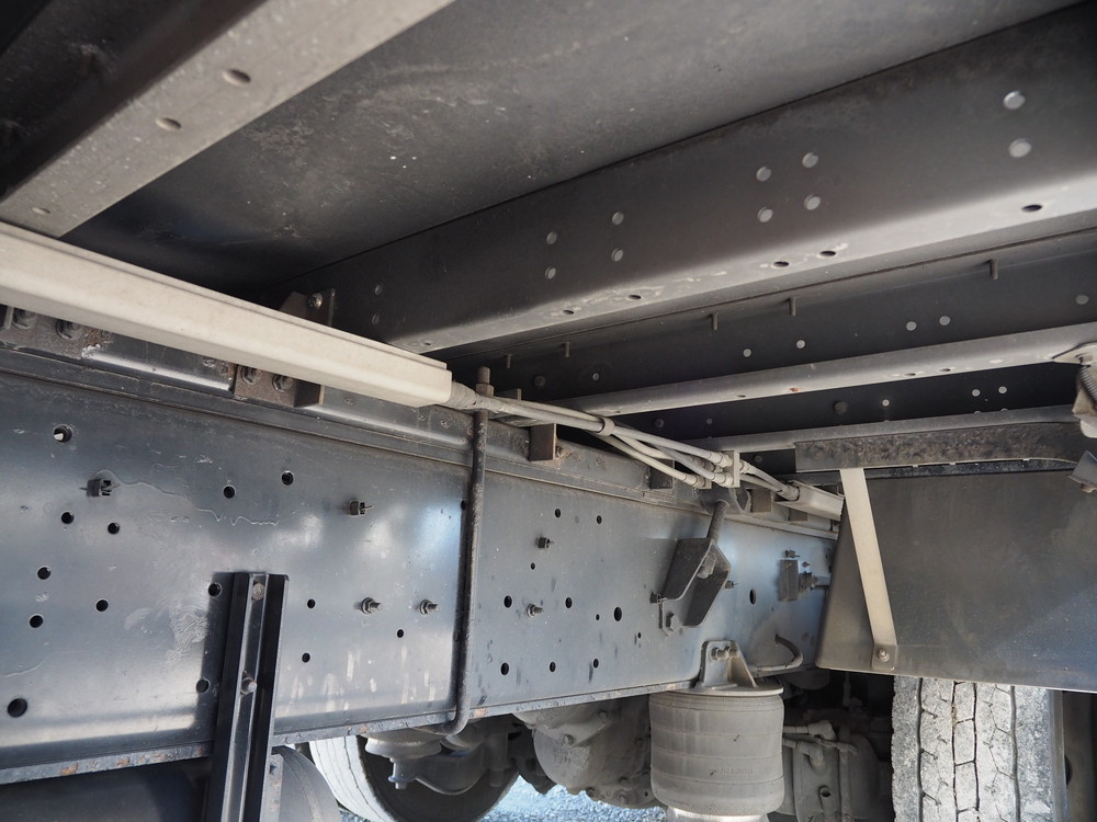 いすゞ ギガ ウイング車 大型 QKG-CYJ77A 年式 H25[写真49]