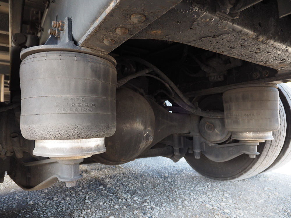 いすゞ ギガ ウイング車 大型 QKG-CYJ77A 年式 H25[写真43]