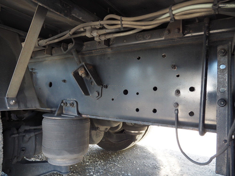 いすゞ ギガ ウイング車 大型 QKG-CYJ77A 年式 H25[写真52]