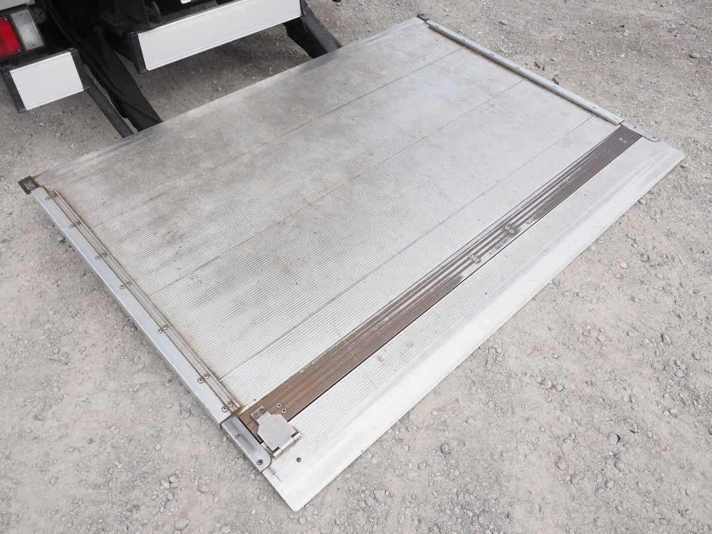 いすゞ エルフ バン車 小型 SKG-NPR85AN 年式 H23[写真15]