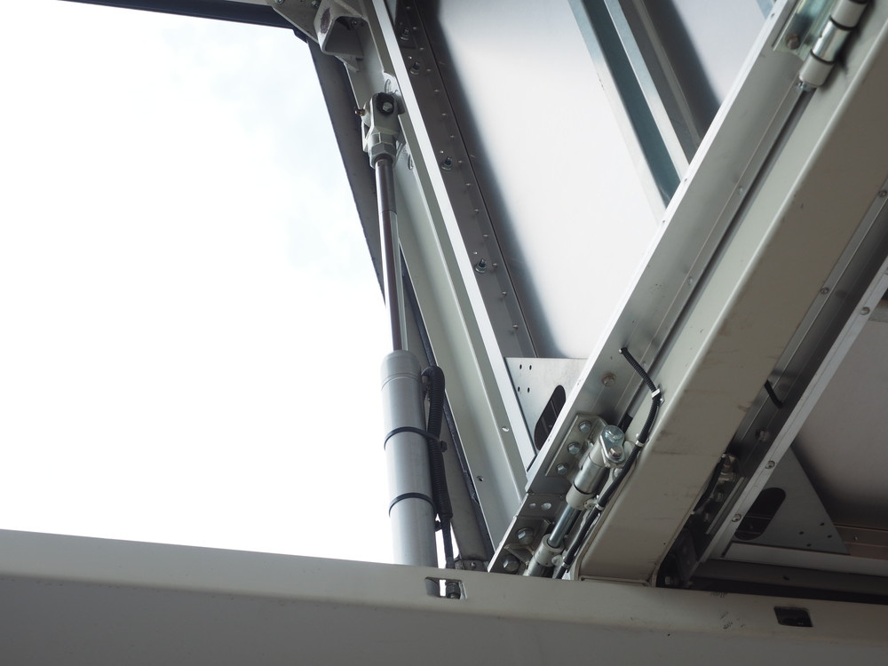 三菱ふそう スーパーグレート ウイング車 大型 QPG-FS64VZ 年式 H28[写真15]