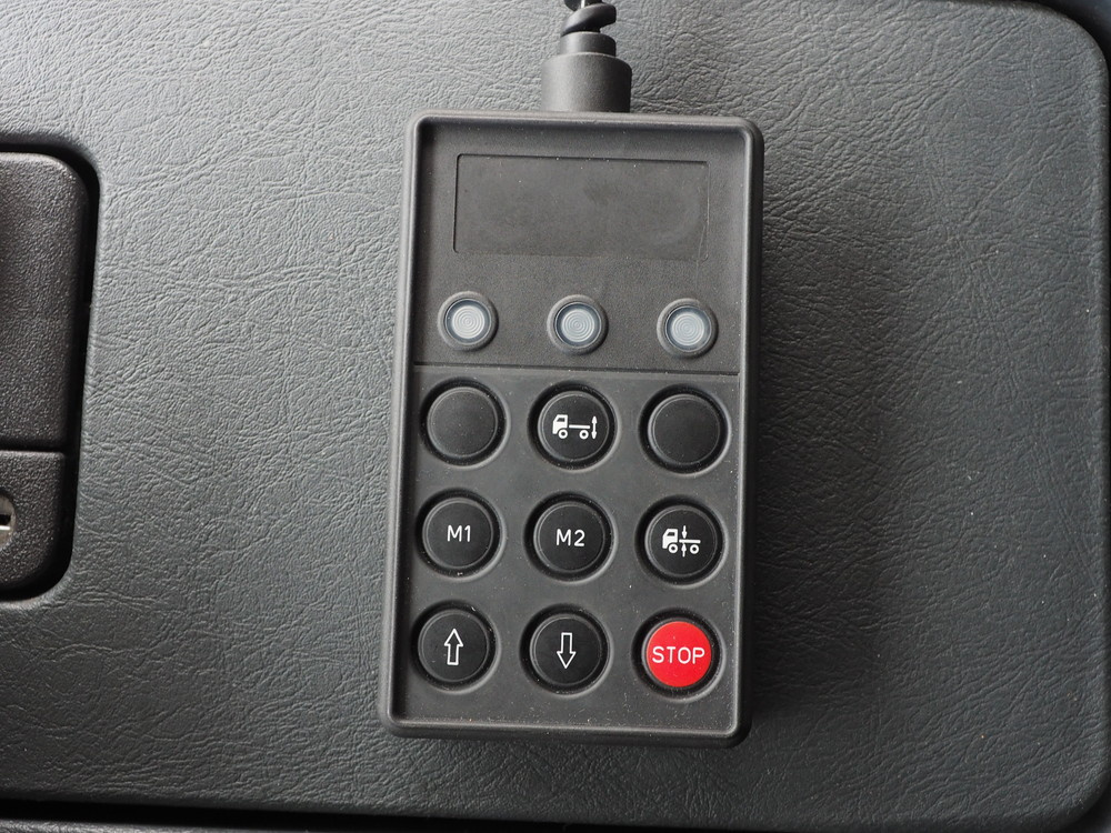 三菱ふそう スーパーグレート ウイング車 大型 QPG-FS64VZ 年式 H28[写真38]