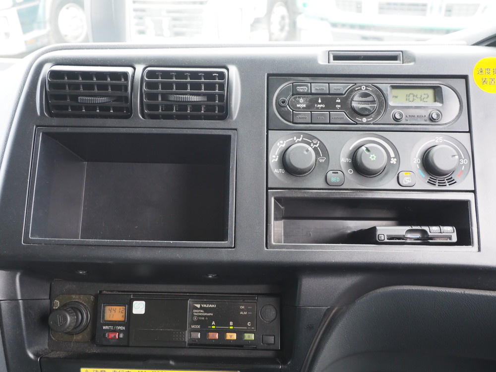 三菱ふそう スーパーグレート ウイング車 大型 QPG-FS64VZ 年式 H28[写真36]