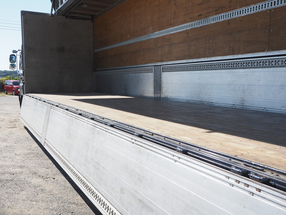 いすゞ ギガ ウイング車 大型 QKG-CYJ77A 年式 H26[写真20]