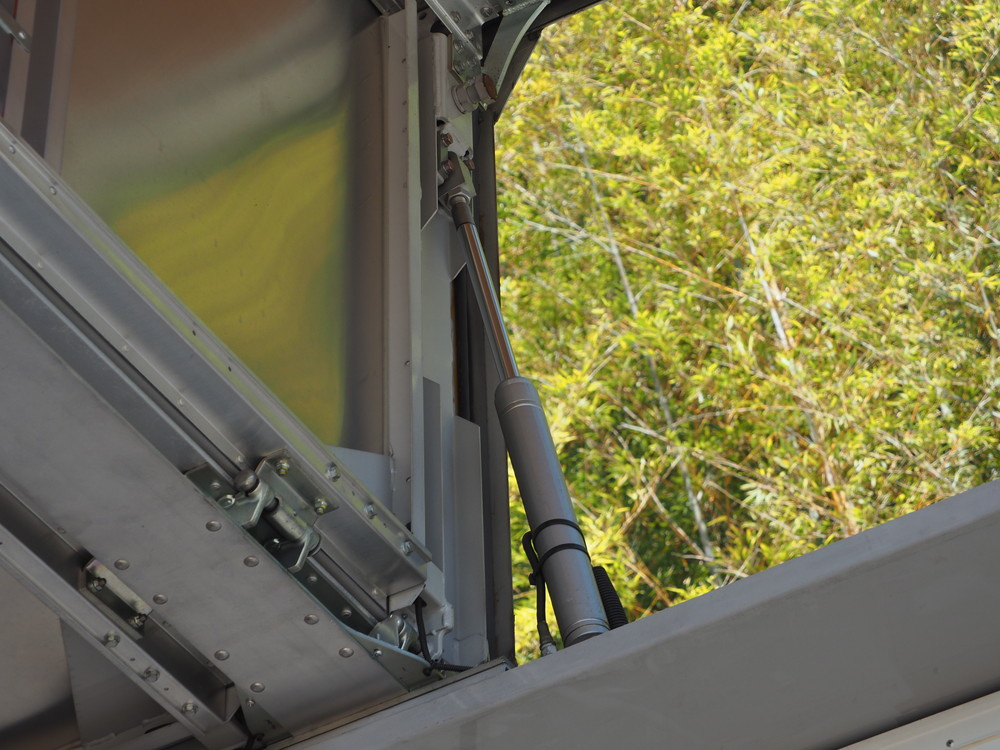 いすゞ ギガ ウイング車 大型 QKG-CYJ77A 年式 H26[写真19]