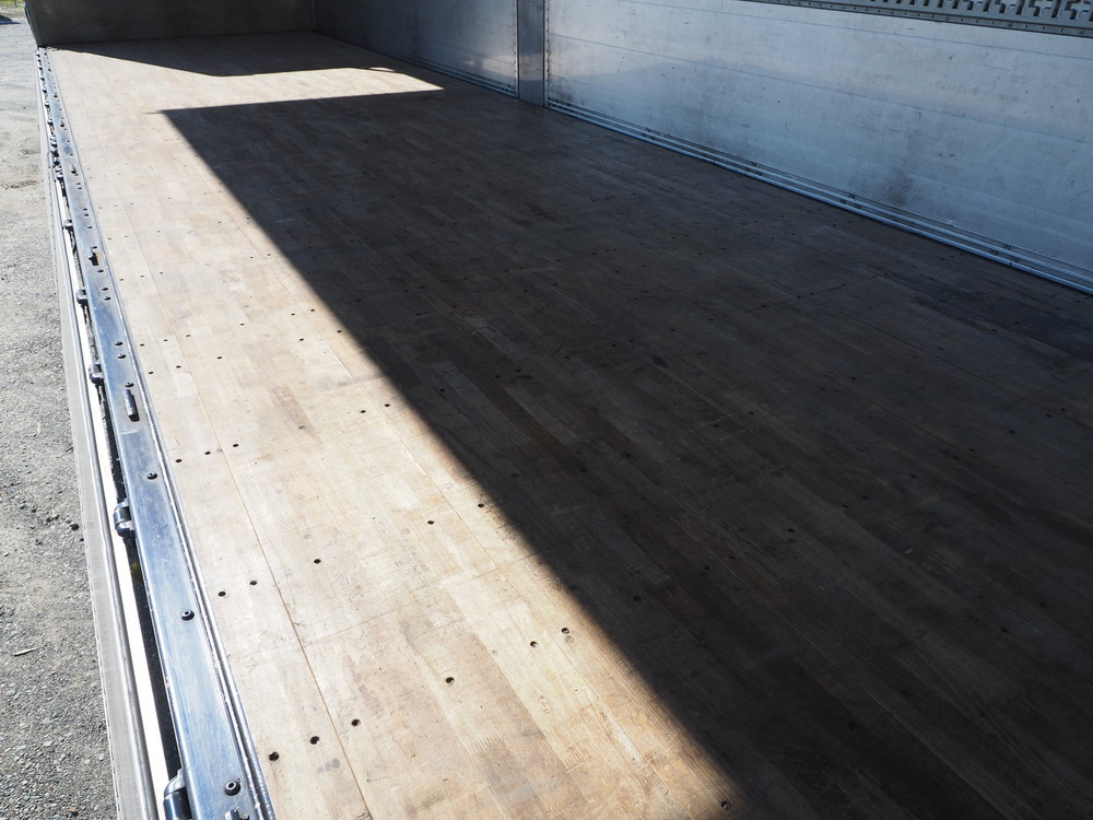 いすゞ ギガ ウイング車 大型 QKG-CYJ77A 年式 H26[写真23]