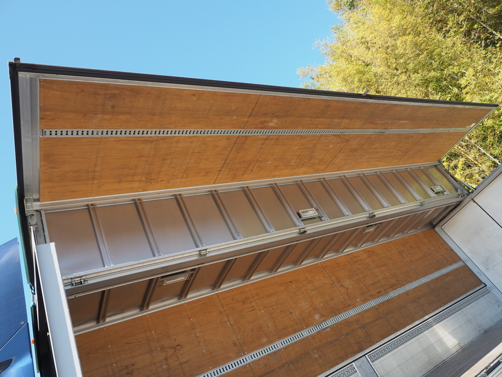 いすゞ ギガ ウイング車 大型 QKG-CYJ77A 年式 H26[写真22]