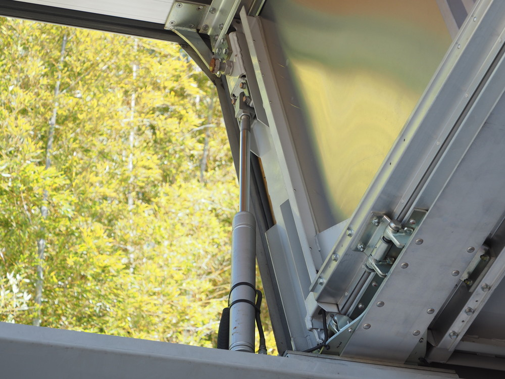 いすゞ ギガ ウイング車 大型 QKG-CYJ77A 年式 H26[写真14]