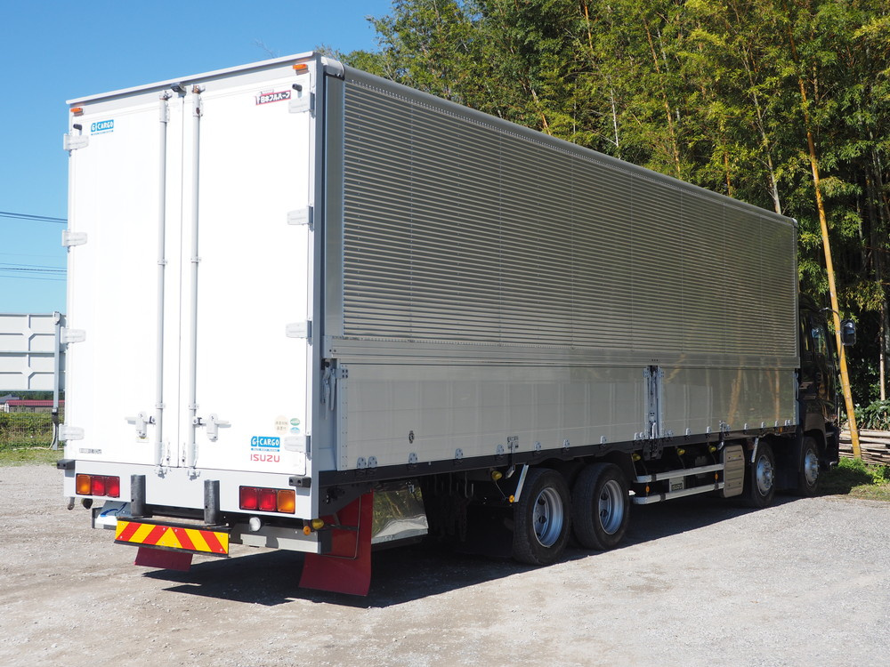 いすゞ ギガ ウイング車 大型 QKG-CYJ77A 年式 H26[写真05]