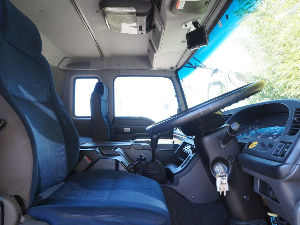 いすゞ ギガ ウイング車 大型 QKG-CYJ77A 年式 H26[写真34]