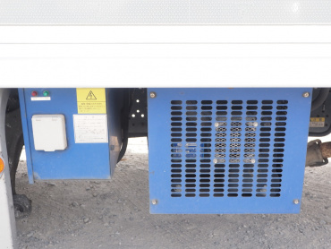 いすゞ フォワード 冷凍バン 中型 TKG-FRR90T2 年式 H27 [写真13]