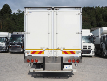 いすゞ フォワード 冷凍バン 中型 TKG-FRR90T2 年式 H27 [写真06]