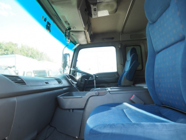 いすゞ ギガ ウイング車 大型 PDG-CYJ77W8 年式 H22 [写真46]