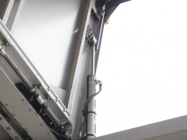 いすゞ フォワード ウイング車 中型 PKG-FRR90S2 年式 H23 [写真19]