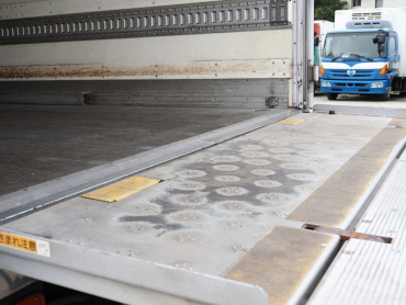 いすゞ フォワード 冷凍バン 中型 SKG-FRR90T2 年式 H23 [写真31]