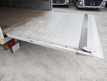 いすゞ エルフ バン車 小型 SKG-NPR85AN 年式 H23 [写真17]