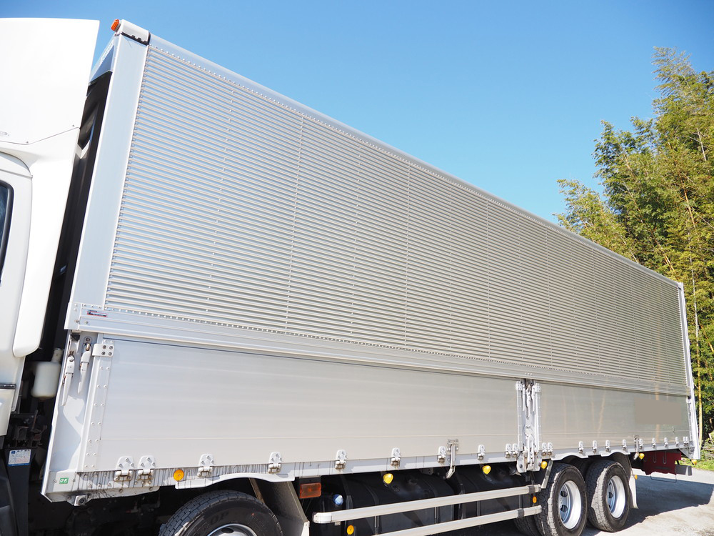 いすゞ ギガ ウイング車 大型 QKG-CYJ77A 年式 H28[写真12]