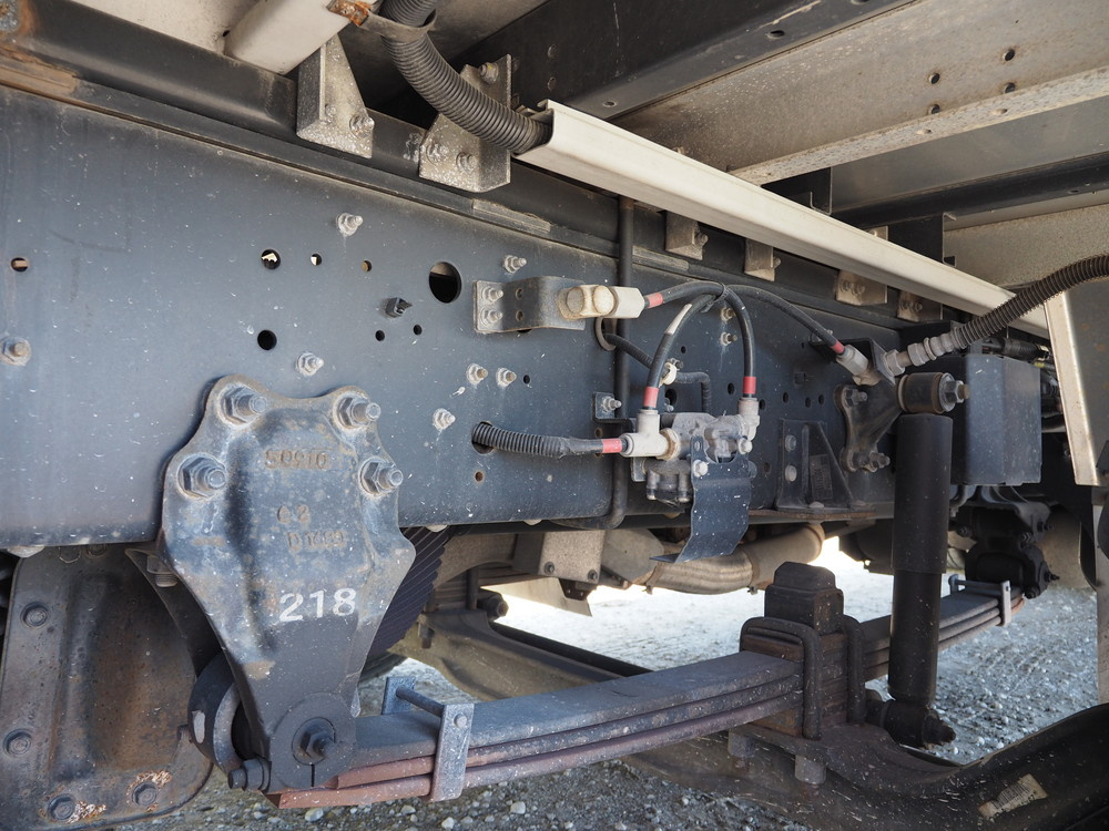 いすゞ ギガ ウイング車 大型 QKG-CYJ77A 年式 H28[写真38]