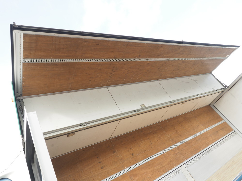 いすゞ ギガ ウイング車 大型 QKG-CYJ77A 年式 H26[写真23]