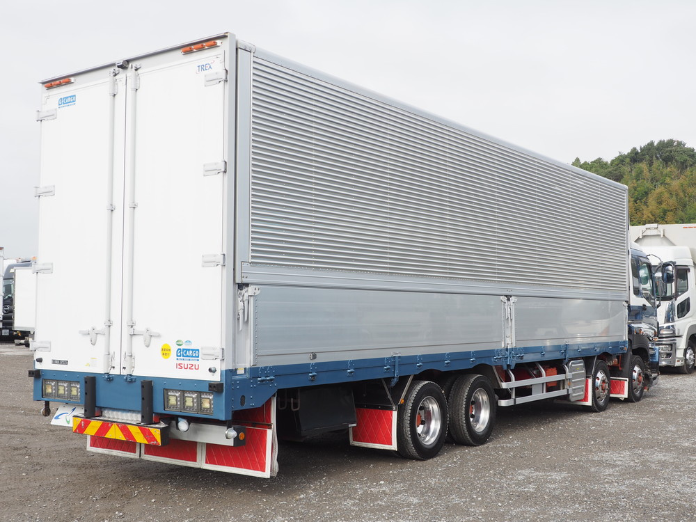 いすゞ ギガ ウイング車 大型 QKG-CYJ77A 年式 H26[写真05]