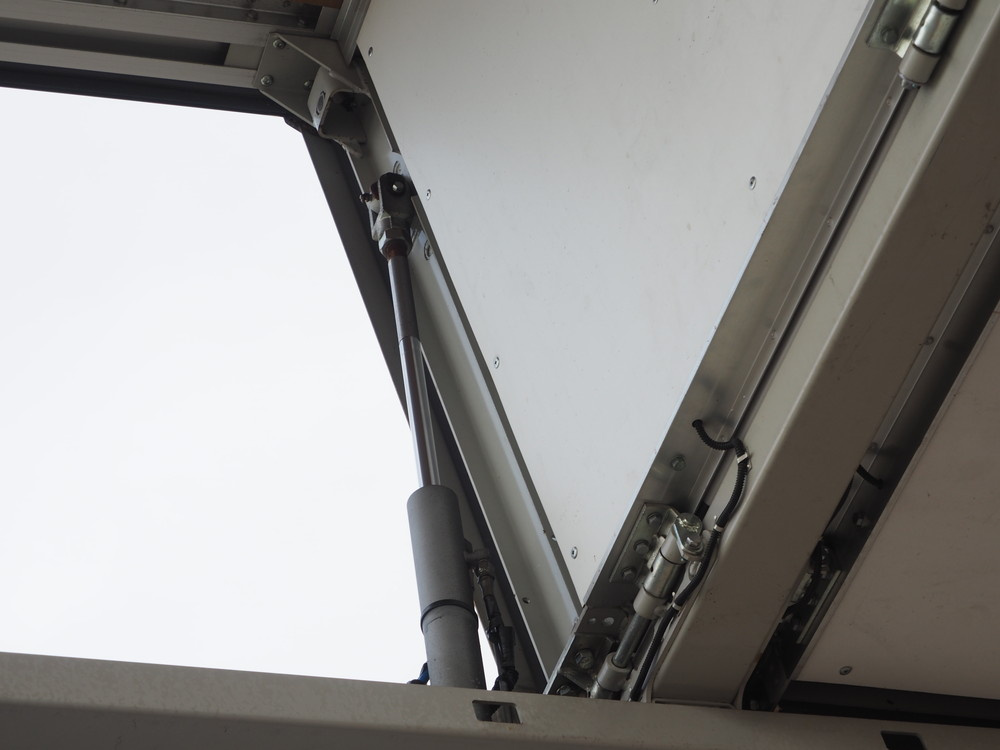 いすゞ ギガ ウイング車 大型 QKG-CYJ77A 年式 H26[写真14]