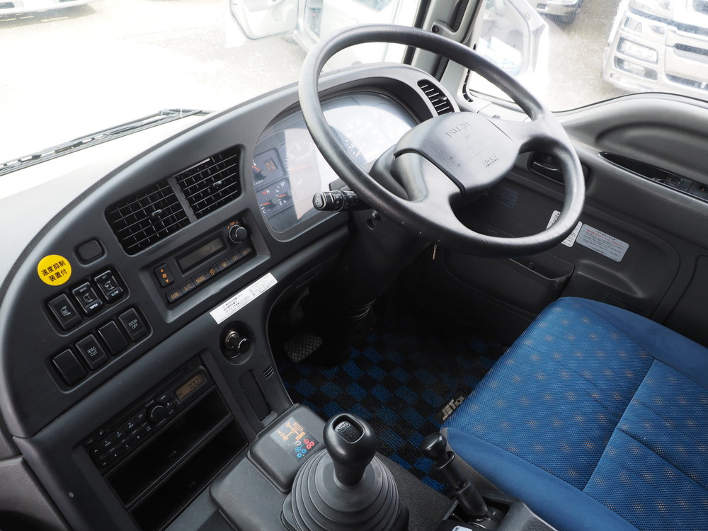 いすゞ ギガ ウイング車 大型 QKG-CYJ77A 年式 H26[写真35]